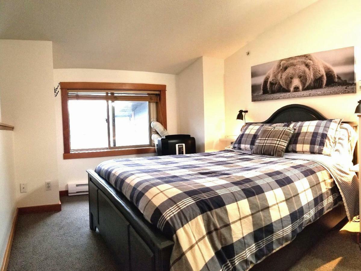 Downtown Loft, Mountain Views, Fireplace, Couple'S Retreat, Walker'S Paradise Canmore Luaran gambar